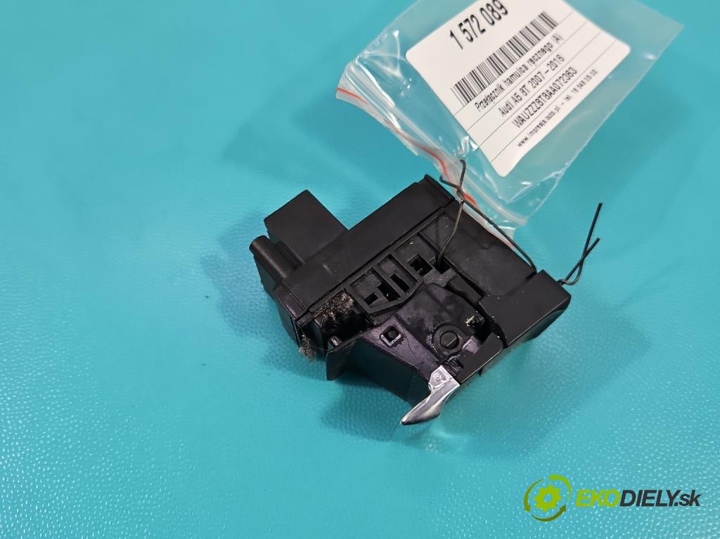 Audi A5 8T 2007-2016 3.0 tdi 239KM automatic 176 kW 2967 cm3 5- prepínač brzda: ručný 8K1927225B (Prepínacie páčky pod volantom)