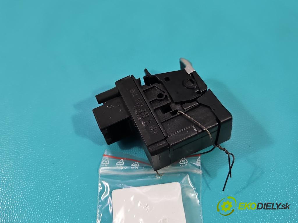 Audi A5 8T 2007-2016 3.0 tdi 239KM automatic 176 kW 2967 cm3 5- prepínač brzda: ručný 8K1927225B (Prepínacie páčky pod volantom)