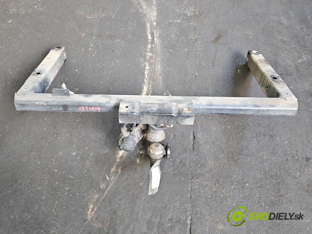 Audi A5 8T 2007-2016 3.0 tdi 239KM automatic 176 kW 2967 cm3 5- oko tažné 8T0800491D (Tažné zařízení)