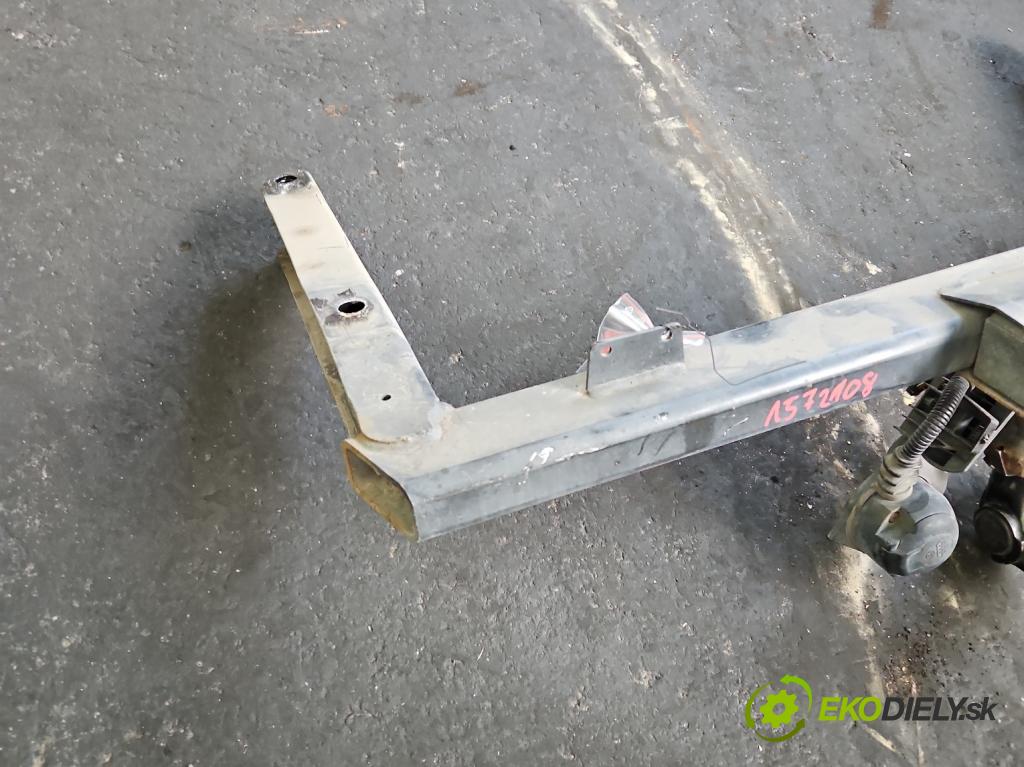 Audi A5 8T 2007-2016 3.0 tdi 239KM automatic 176 kW 2967 cm3 5- Hák: vlečení: 8T0800491D (Ťažné zariadenie)