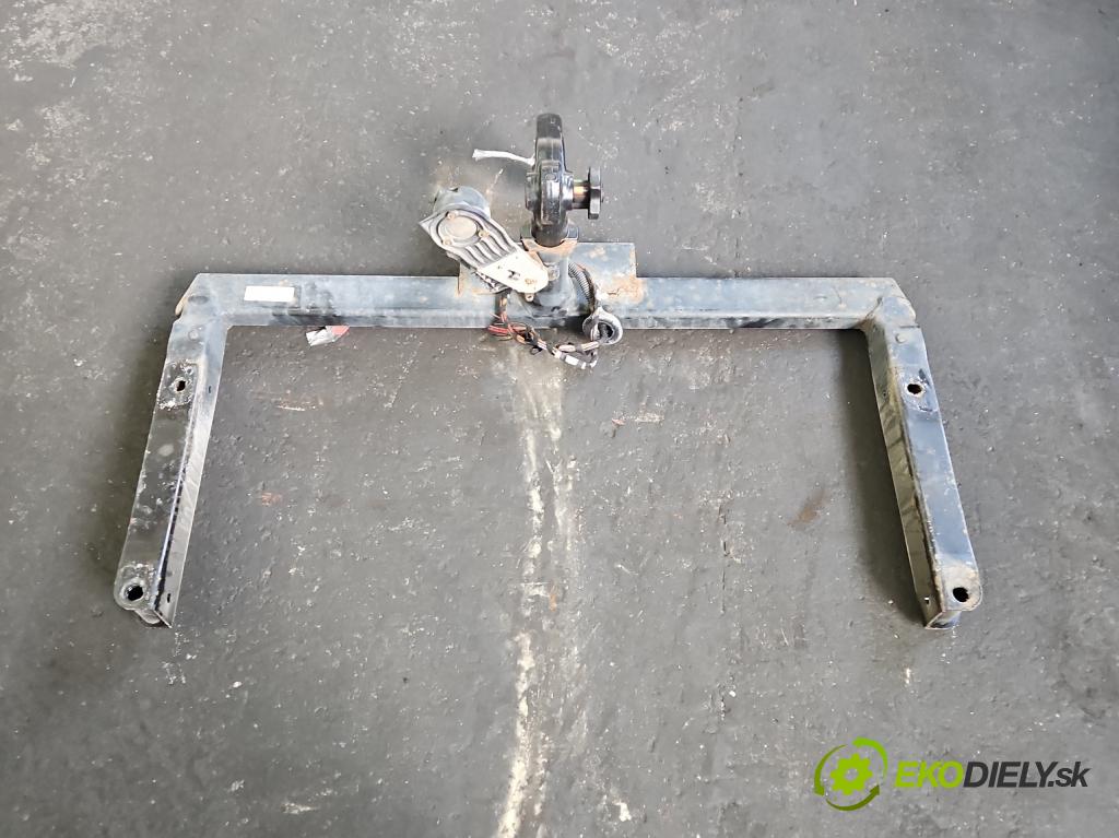 Audi A5 8T 2007-2016 3.0 tdi 239KM automatic 176 kW 2967 cm3 5- Hák: vlečení: 8T0800491D (Ťažné zariadenie)