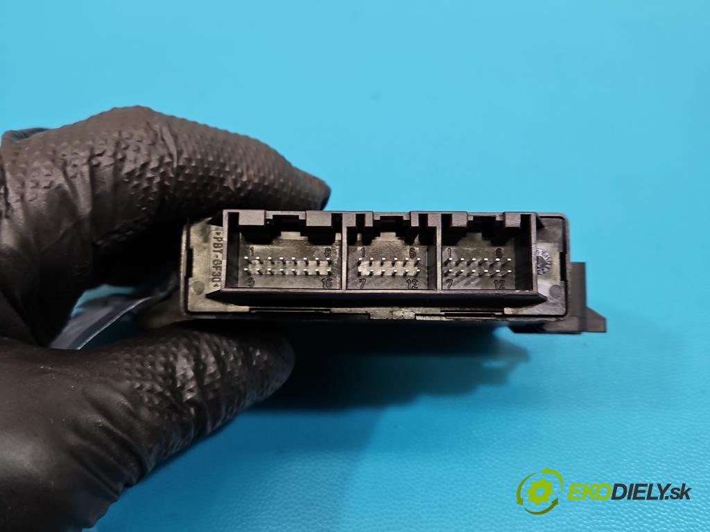 Audi A5 8T 2007-2016 3.0 tdi 239KM automatic 176 kW 2967 cm3 5- řídící jednotka parkování 8K0919475R