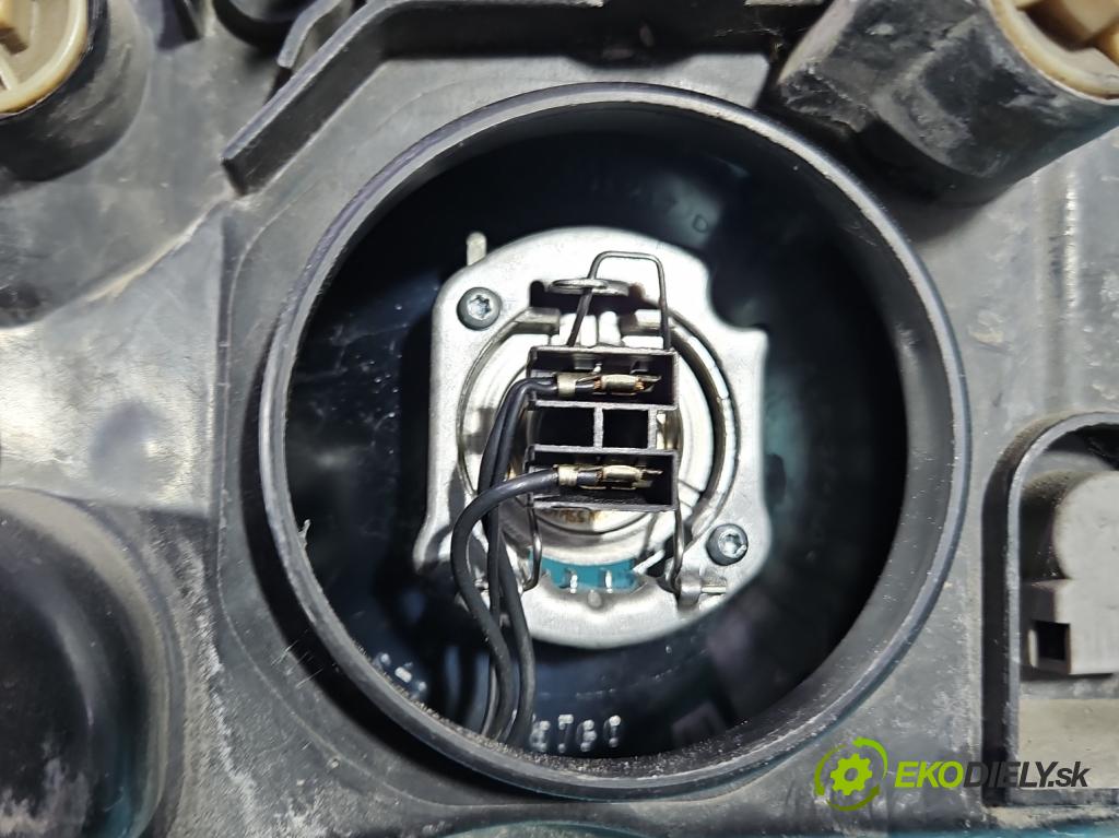 Alfa romeo 147 1.9 jtd 120 HP manual 88 kW 1910 cm3 3- Reflektor: pravý 89101233DX (Svetlo predné pravé)