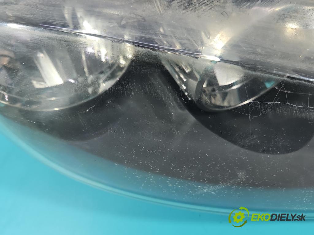 Alfa romeo 147 1.9 jtd 120 HP manual 88 kW 1910 cm3 3- Reflektor: pravý 89101233DX (Svetlo predné pravé)