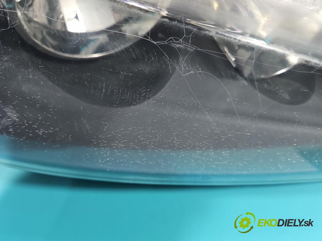 Alfa romeo 147 1.9 jtd 120 HP manual 88 kW 1910 cm3 3- Reflektor: pravý 89101233DX (Svetlo predné pravé)