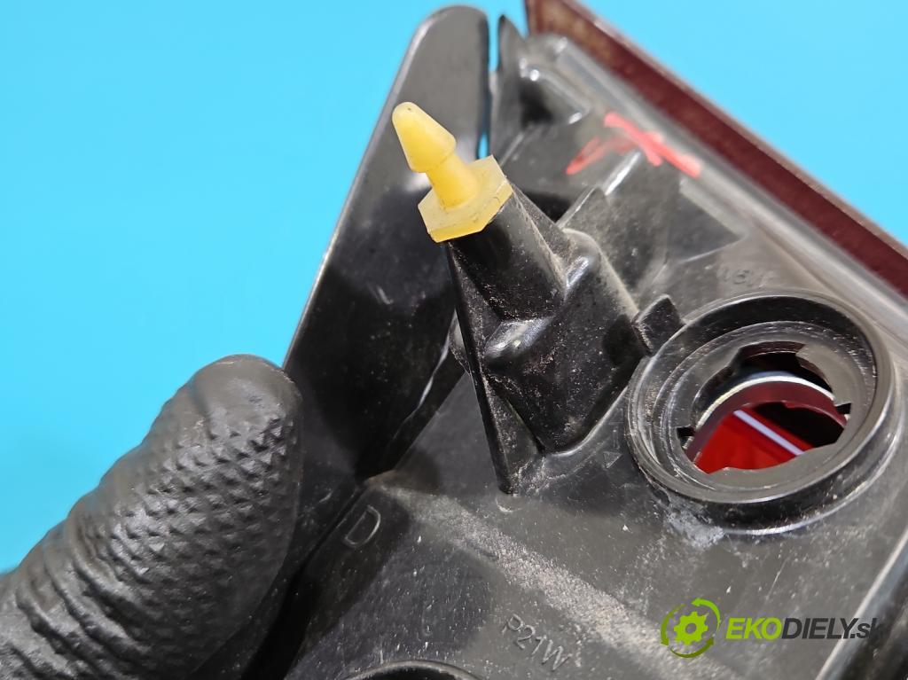 Renault Megane III 2008-2016 2.0 Tce 179KM manual 132 kW 1998 cm3 5- svetlo / reflektor zadné pravé  (Kľučka dverí ostatné)