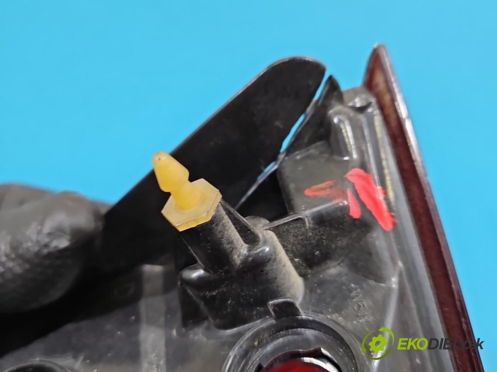 Renault Megane III 2008-2016 2.0 Tce 179KM manual 132 kW 1998 cm3 5- svetlo / reflektor zadné pravé  (Kľučka dverí ostatné)