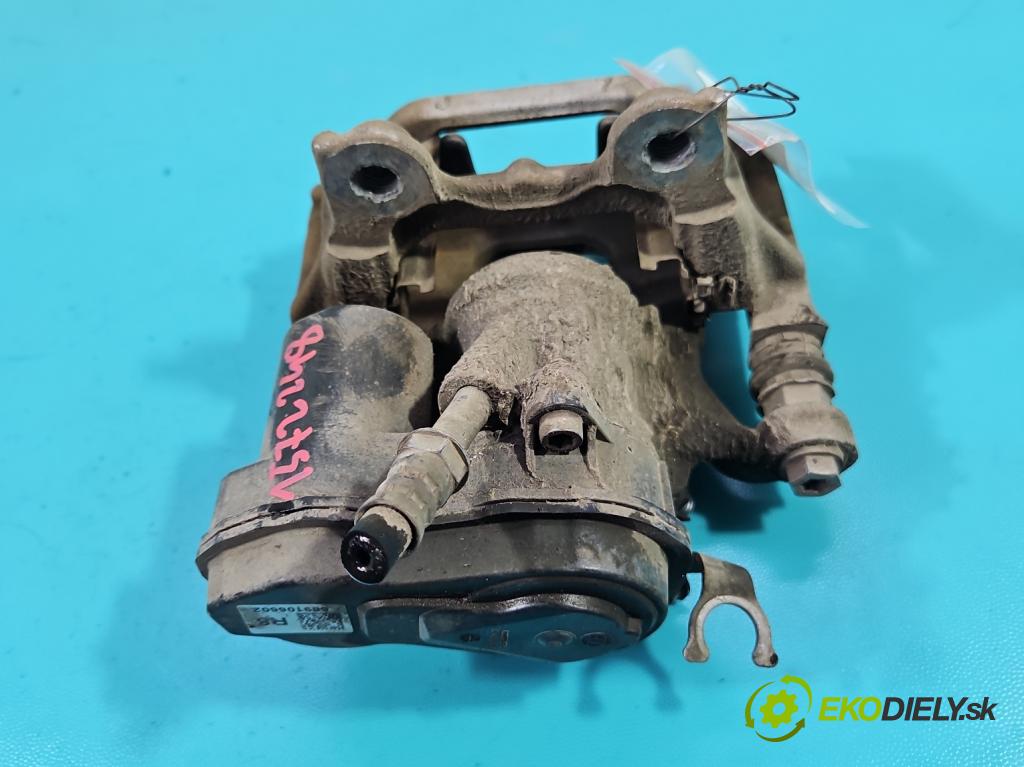 Bmw iX1 U11 0.0 elektrický: 272 HP automatic 200 kW 1 cm3 5- brzdič zadné pravý 6891066 (Kľučka dverí ostatné)