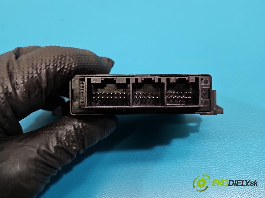 Audi A4 B7 2004-2008 3.0 tdi BKN: 204 HP automatic 150 kW 2967 cm3 5- riadiaca jednotka parkovaní: 8E0919283B