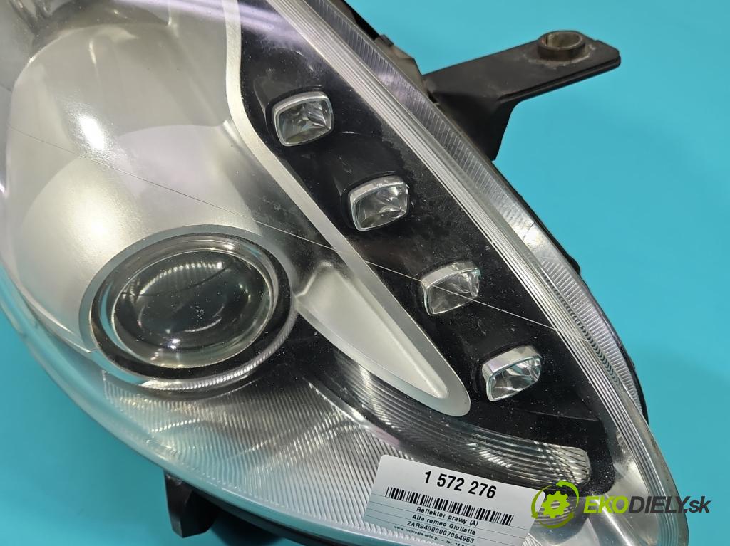 Alfa romeo Giulietta 1.6 jtd 105 HP manual 77 kW 1598 cm3 5- Reflektor: pravý  (Svetlo predné pravé)