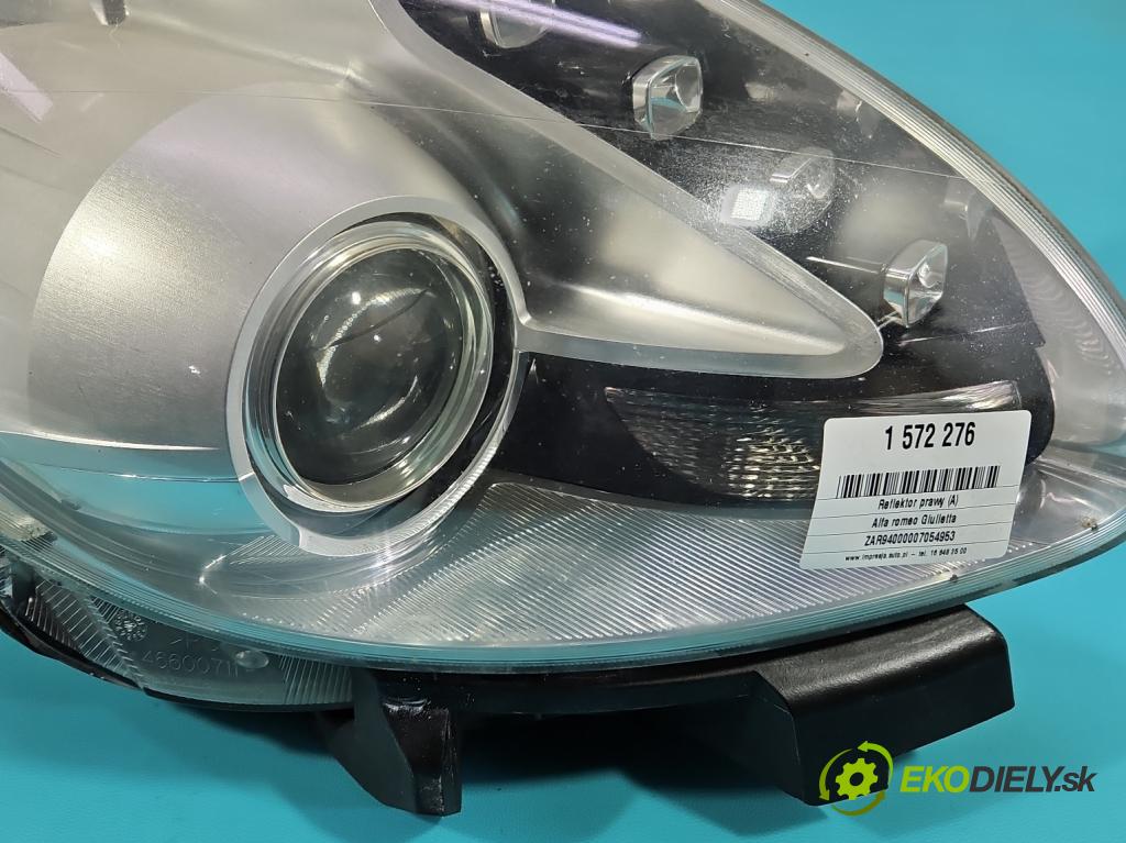 Alfa romeo Giulietta 1.6 jtd 105 HP manual 77 kW 1598 cm3 5- Reflektor: pravý  (Svetlo predné pravé)