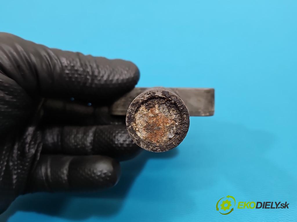 Honda Legend IV 2004-2012 3.5 V6 295HP automatic 217 kW 3471 cm3 4- Napínač: