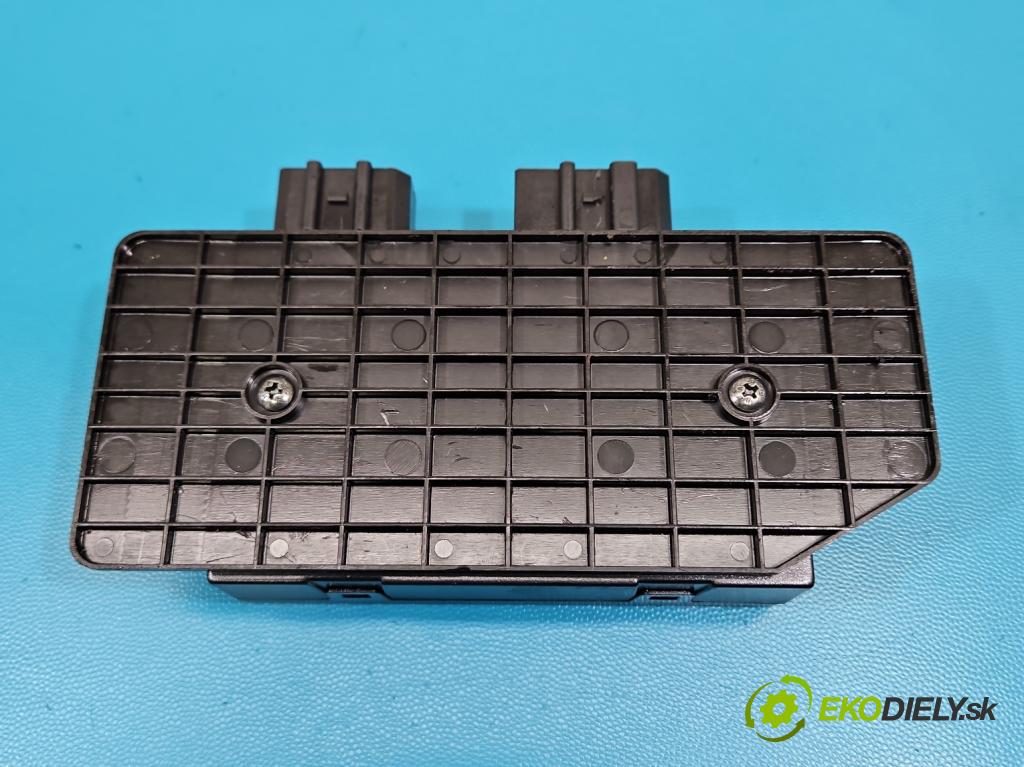 Vw Passat B5 1995-2005 1.9 tdi 116 HP manual 85 kW 1896 cm3 4- riadiaca jednotka komfortu 1J0959799AH