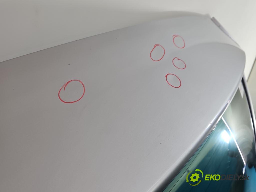 Seat Leon II 2005-2012 1.6 SR 102 HP manual 75 kW 1595 cm3 5- zadna kufor  (Kapota zadná (kufor))