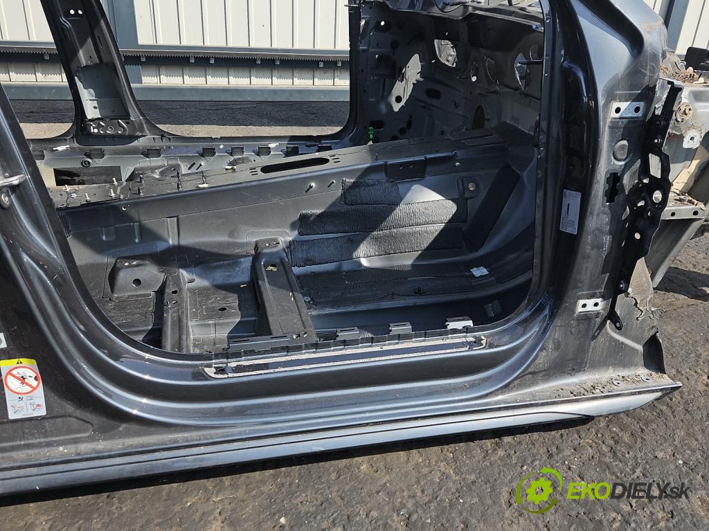 Audi A4 B9 2015-2024 2.0 TDI 190 HP automatic 140 kW 1968 cm3 5- Práh: pravý  (Karoséria ostatné)