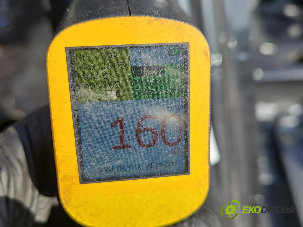 Audi A4 B9 2015-2024 2.0 TDI 190 HP automatic 140 kW 1968 cm3 5- Práh: pravý  (Karoséria ostatné)