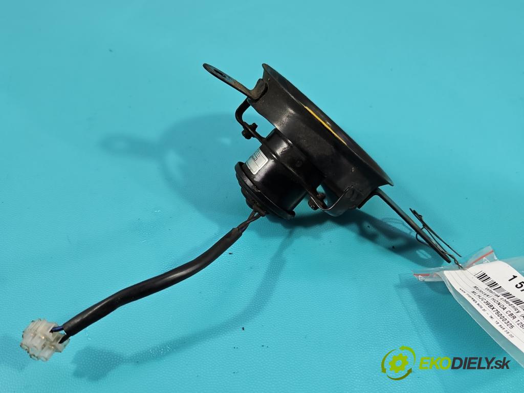 Motocykl HONDA CBR 125R 0.1b 14KM manual 10 kW 125 cm3 2- Ventilátor chladiča