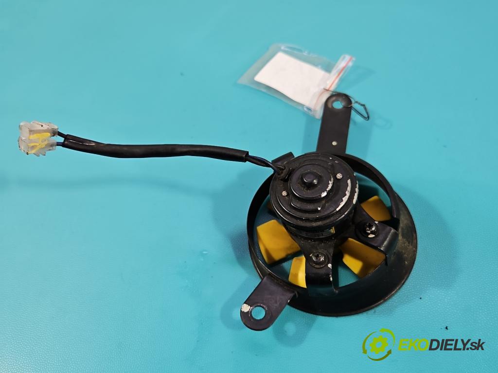 Motocykl HONDA CBR 125R 0.1b 14KM manual 10 kW 125 cm3 2- Ventilátor chladiča