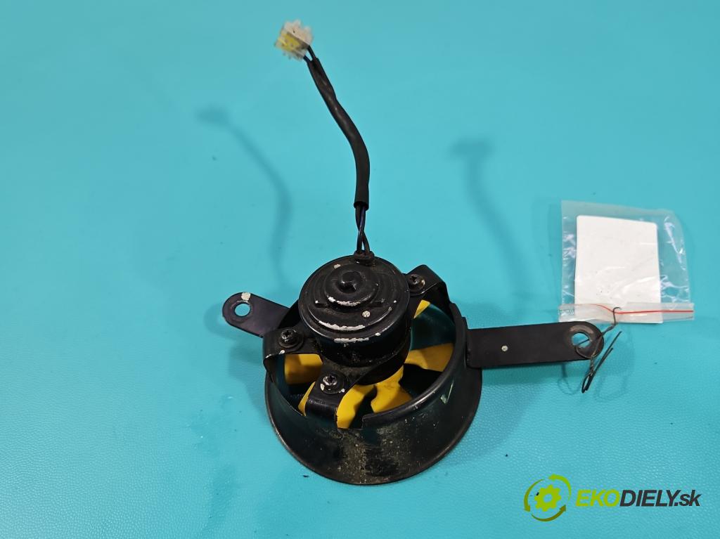 Motocykl HONDA CBR 125R 0.1b 14KM manual 10 kW 125 cm3 2- Ventilátor chladiča