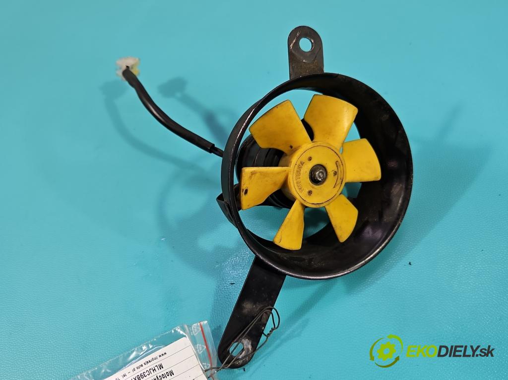 Motocykl HONDA CBR 125R 0.1b 14KM manual 10 kW 125 cm3 2- Ventilátor chladiča