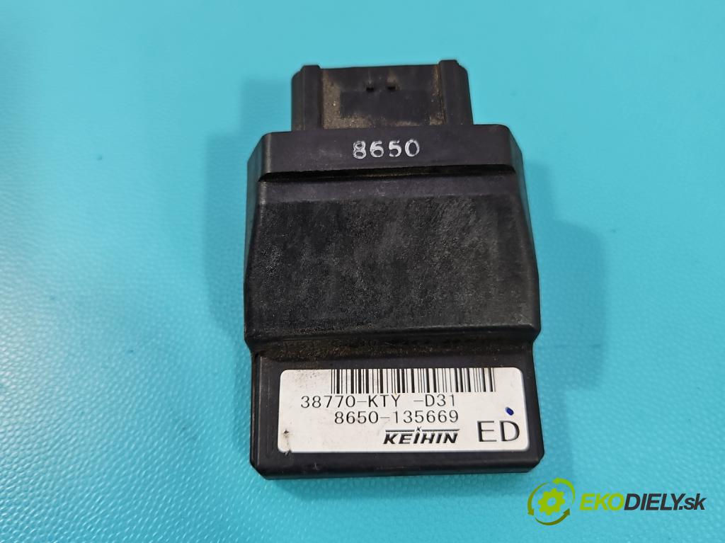 Motocykl HONDA CBR 125R 0.1b 14KM manual 10 kW 125 cm3 2- riadiaca jednotka ostatné 38770-KTY-D31