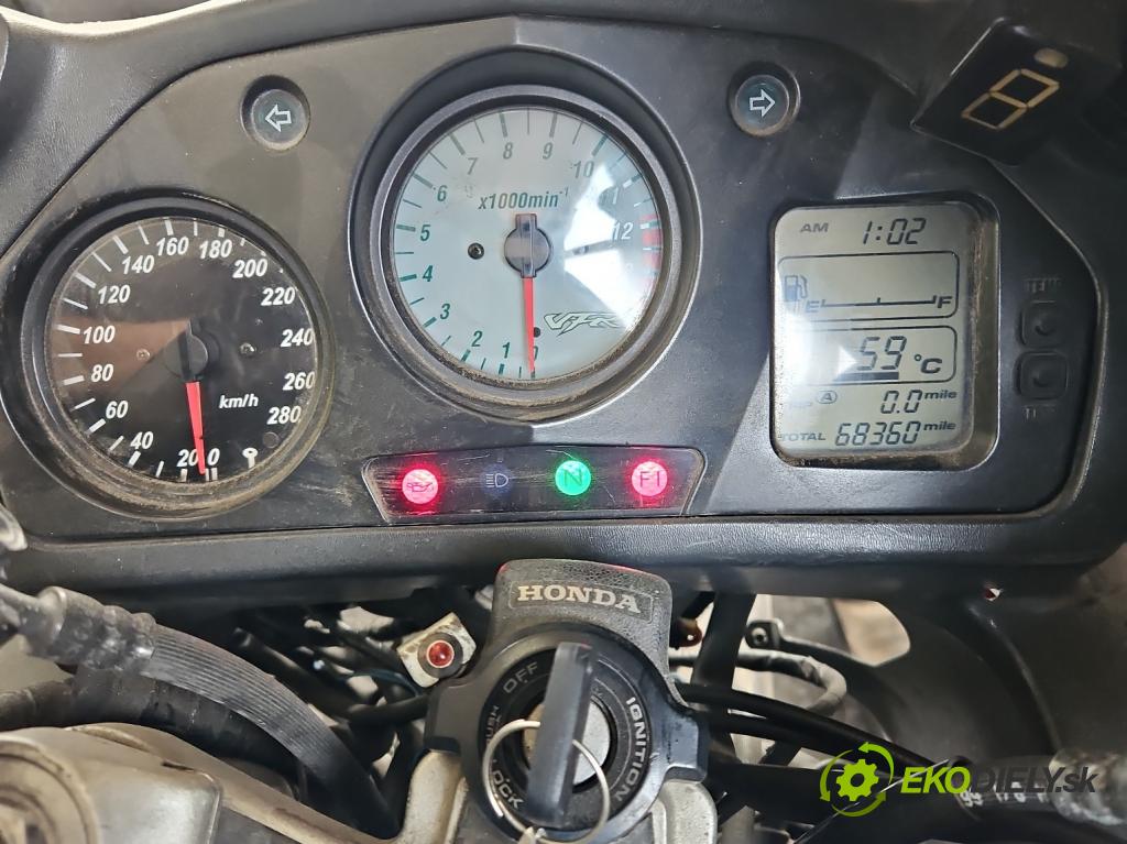 Honda VFR 800 1998-2001 0.8b 109 HP manual 80 kW 781 cm3 2- prístrojovka/ budíky 1572318 (Prístrojová doska)