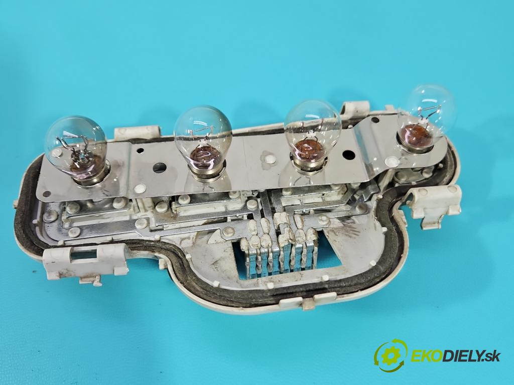 Opel Astra II 1998-2009 1.6 8V 84KM manual 62 kW 1598 cm3 5- svetlo / reflektor zadné ľavé 90521542 (Kľučka dverí ostatné)