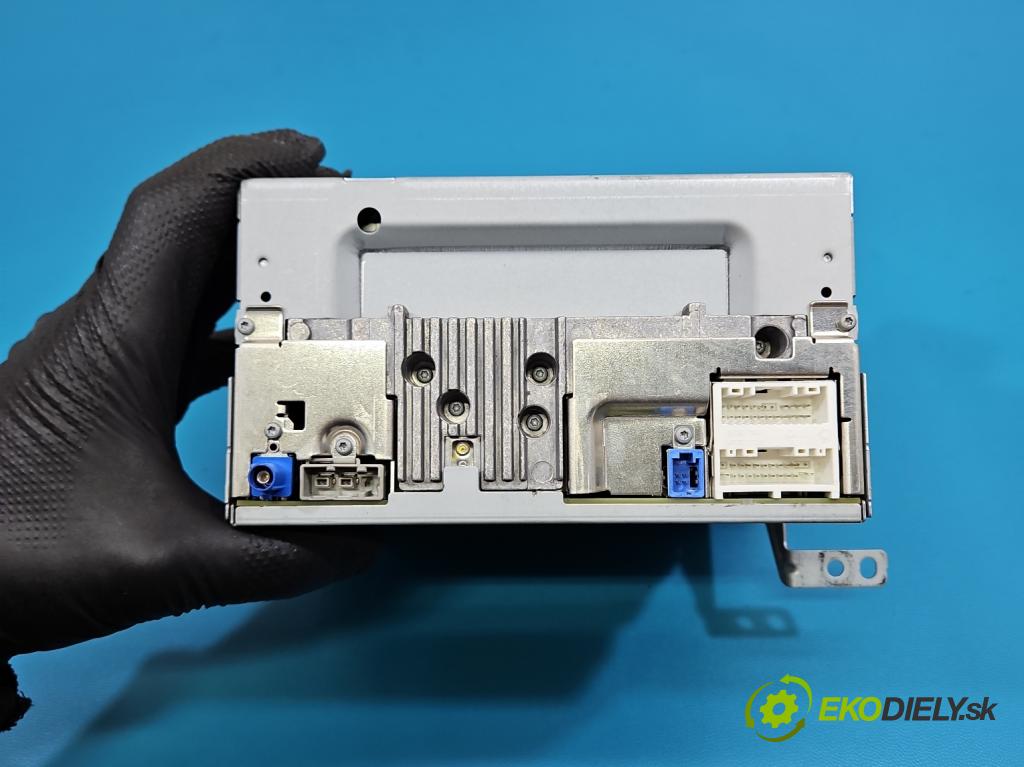 Nissan Juke I 2010-2019 1.5 dci K9K 110 HP manual 81 kW 1461 cm3 5- Radio originál 7612033033