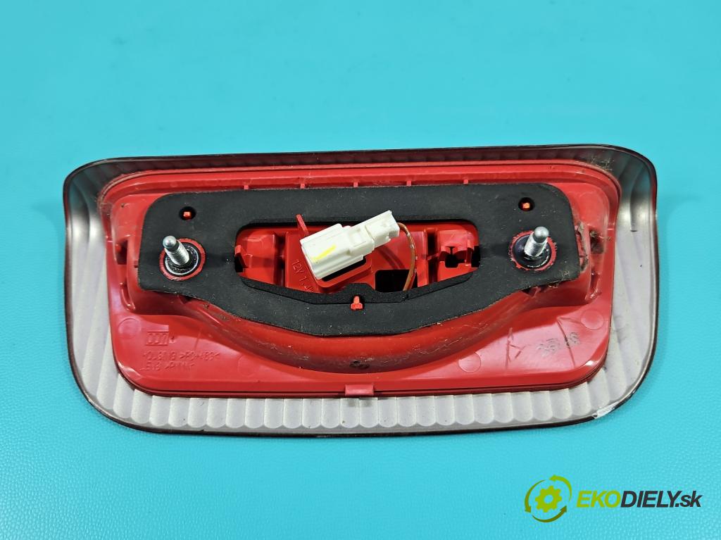 Nissan Juke I 2010-2019 1.5 dci K9K 110 HP manual 81 kW 1461 cm3 5- světlo: stop: