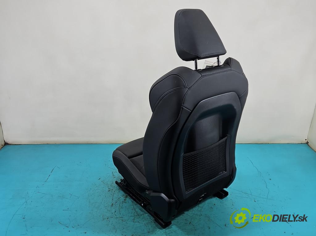 Bmw iX1 U11 0.0 elektrický: 272 HP automatic 200 kW 1 cm3 5- Sedačka pravý  (Sedadlo)