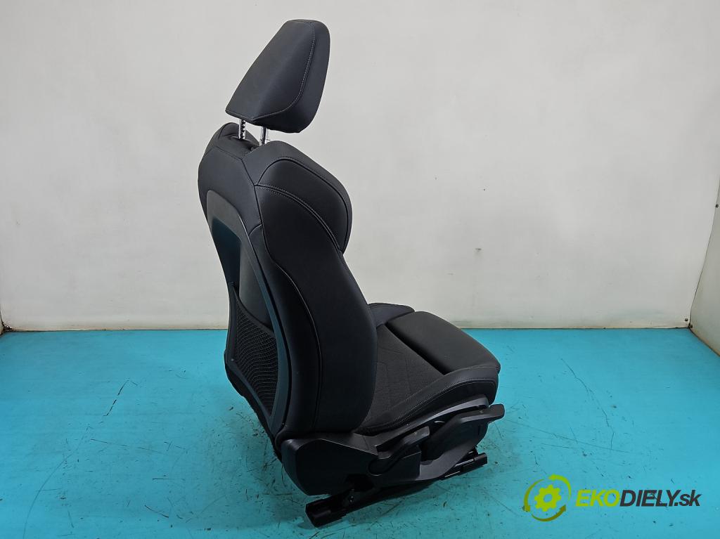 Bmw iX1 U11 0.0 elektrický: 272 HP automatic 200 kW 1 cm3 5- Sedačka pravý  (Sedadlo)