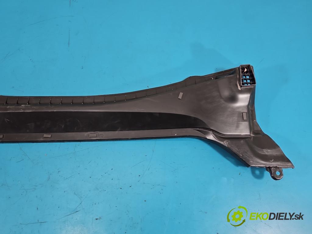 Bmw iX1 U11 0.0 elektrický: 272 HP automatic 200 kW 1 cm3 5- torpédo 9478753 (Torpédo (plast pod čelným sklom))