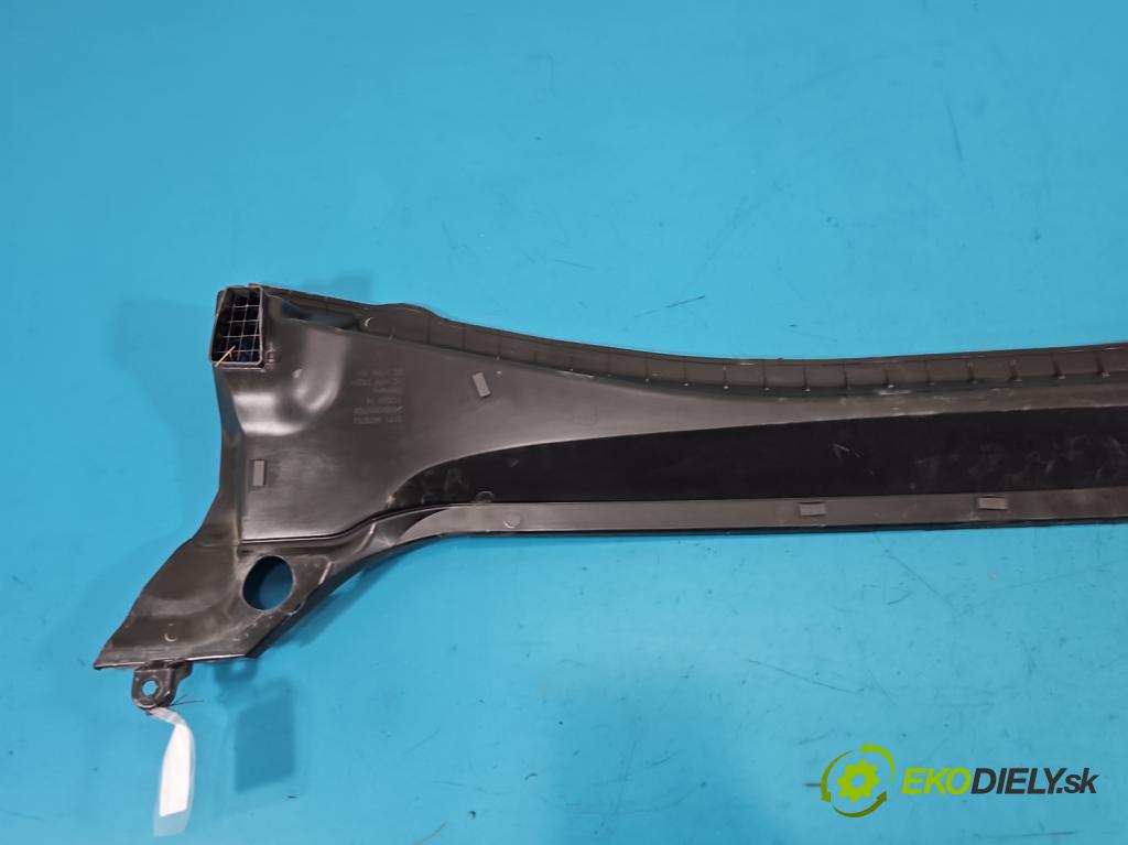 Bmw iX1 U11 0.0 elektrický: 272 HP automatic 200 kW 1 cm3 5- torpédo 9478753 (Torpédo (plast pod čelným sklom))