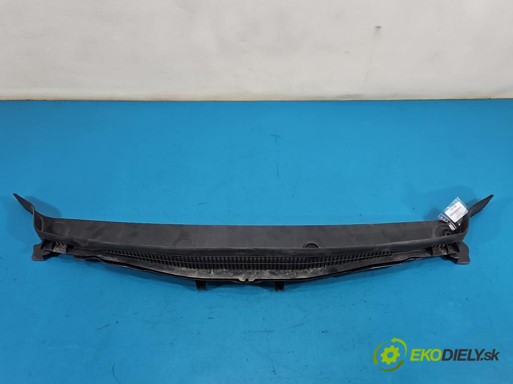 Bmw iX1 U11 0.0 elektrický: 272 hp automatic 200 kW 1 cm3 5- torpédo 9478651 (Plast pod čelním sklem)