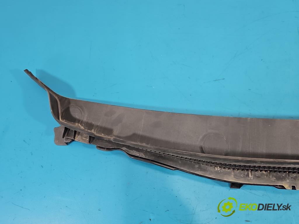 Bmw iX1 U11 0.0 elektrický: 272 HP automatic 200 kW 1 cm3 5- torpédo 9478651 (Torpédo (plast pod čelným sklom))