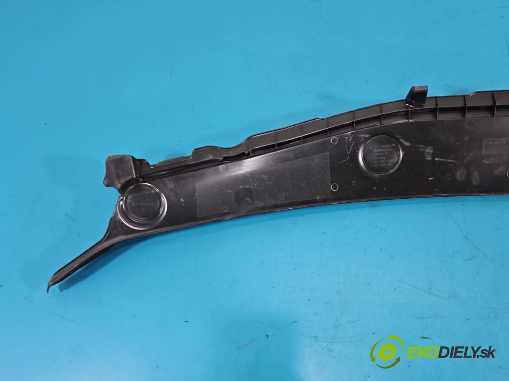 Bmw iX1 U11 0.0 elektrický: 272 HP automatic 200 kW 1 cm3 5- torpédo 9478651 (Torpédo (plast pod čelným sklom))