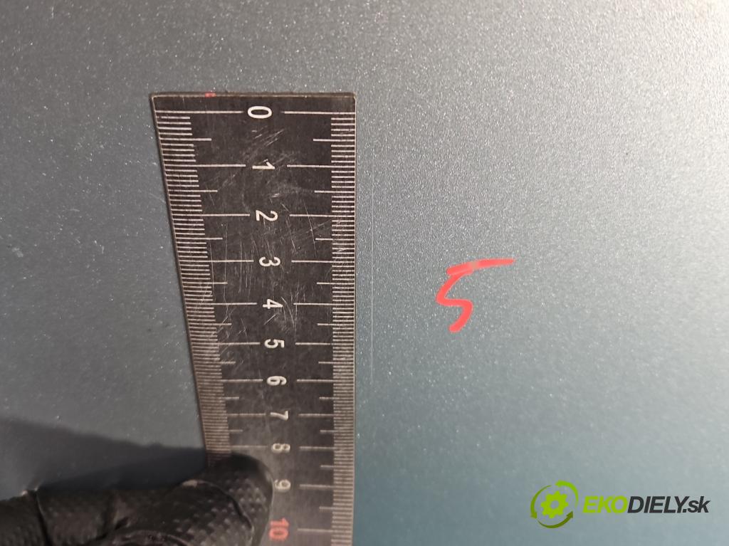 Seat Leon II 2005-2012 1.6 SR 102 HP manual 75 kW 1595 cm3 5- dvere predné pravé  (Kľučka dverí ostatné)