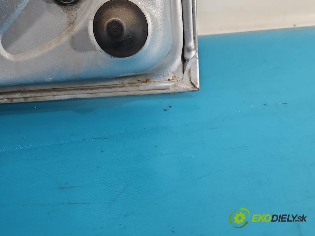 Seat Leon II 2005-2012 1.6 SR 102 HP manual 75 kW 1595 cm3 5- dvere predné pravé  (Kľučka dverí ostatné)