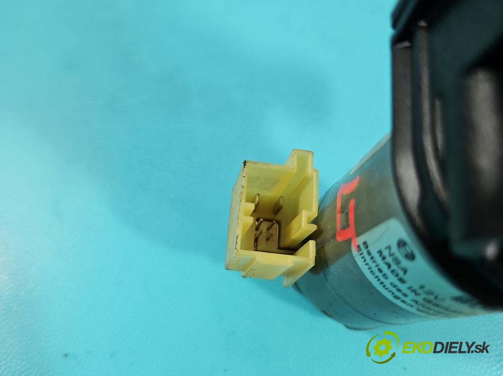 Audi A4 B9 2015-2024 2.0 TDI 190 HP automatic 140 kW 1968 cm3 5- Aktuátor: kufrové dvere ľavý 8W9827851D