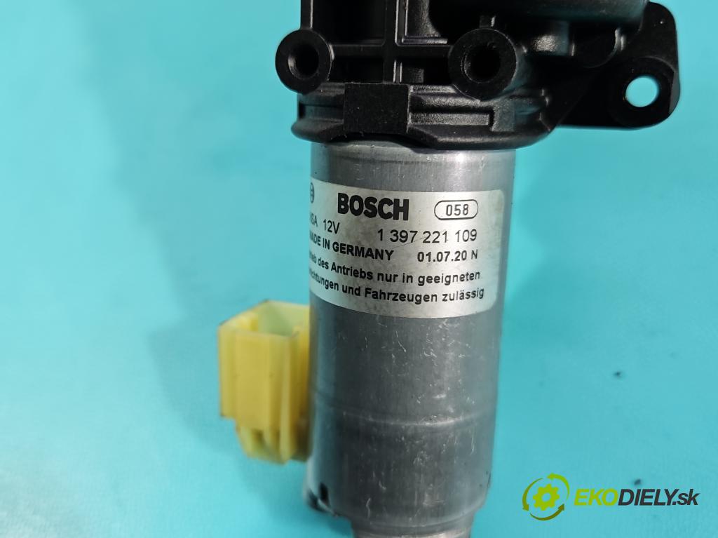 Audi A4 B9 2015-2024 2.0 TDI 190 HP automatic 140 kW 1968 cm3 5- Aktuátor: kufrové dvere ľavý 8W9827851D