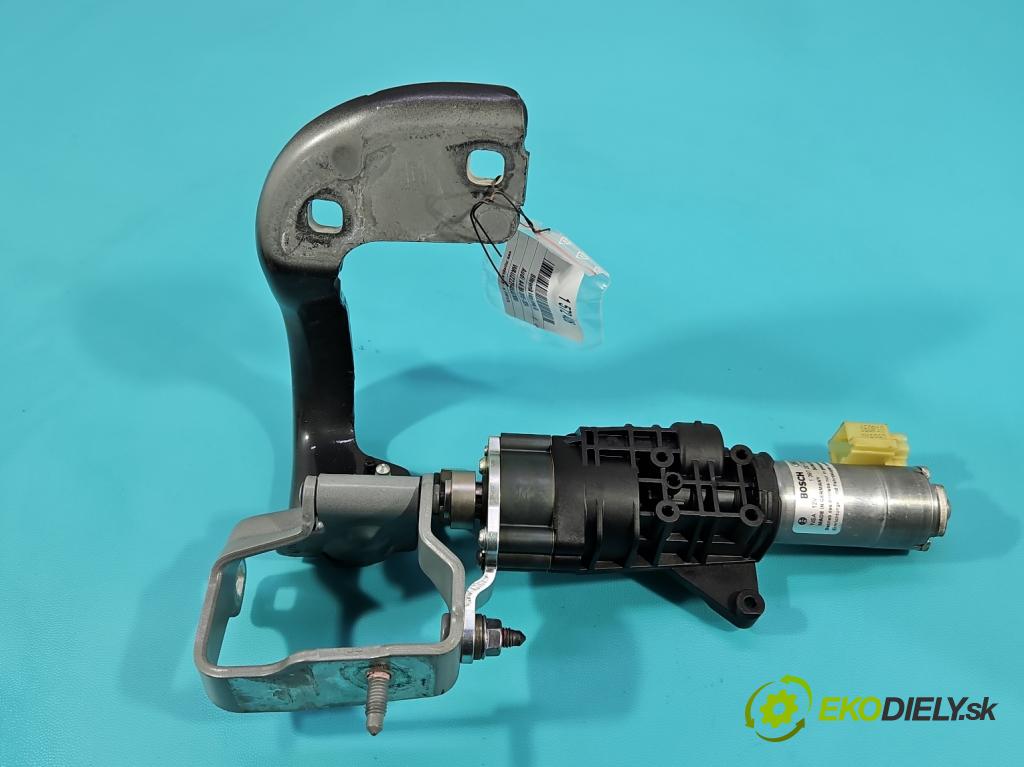 Audi A4 B9 2015-2024 2.0 TDI 190 HP automatic 140 kW 1968 cm3 5- Aktuátor: kufrové dvere pravý 8W9827852D