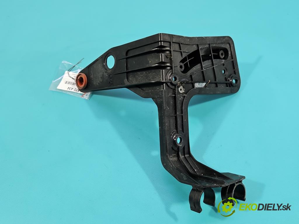 Audi A4 B9 2015-2024 2.0 TDI 190 HP automatic 140 kW 1968 cm3 5- Upevnenie: 8W0145896L