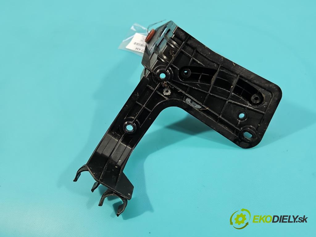 Audi A4 B9 2015-2024 2.0 TDI 190 HP automatic 140 kW 1968 cm3 5- Upevnenie: 8W0145896L