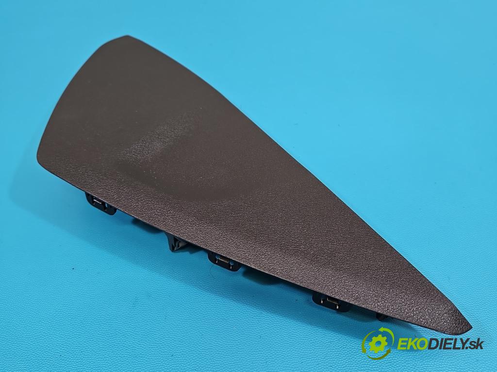 Bmw iX1 U11 0.0 elektrický: 272 HP automatic 200 kW 1 cm3 5- kryt plast 9461468