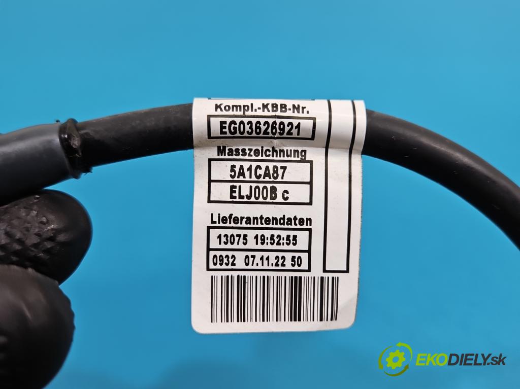 Bmw iX1 U11 0.0 elektrický: 272 HP automatic 200 kW 1 cm3 5- kontakt mínus: 5A1CA88-03