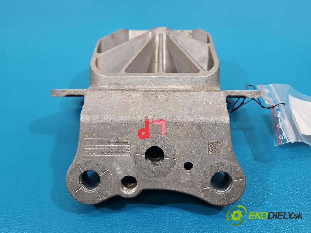 Bmw iX1 U11 0.0 elektrický: 272 HP automatic 200 kW 1 cm3 5- držiak motora 9796438