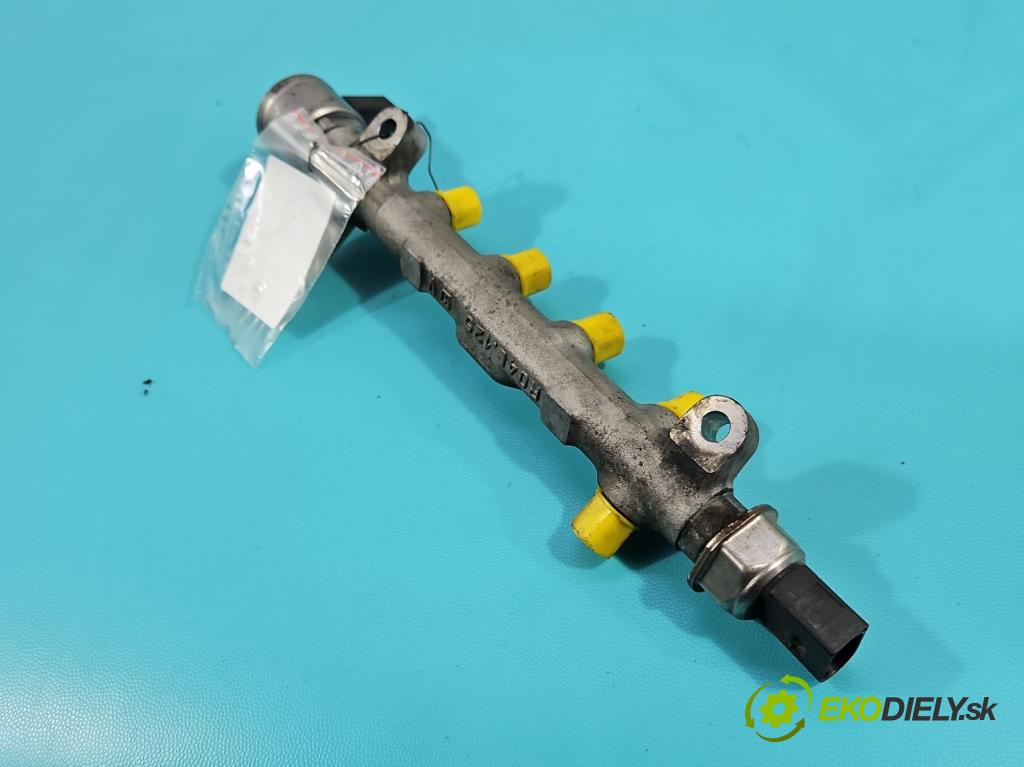 Vw Passat B8 2014 - 2.0 tdi 150 HP automatic 110 kW 1968 cm3 5- lišta vstrekovacia 04L089G (Vstrekovacia lišta)