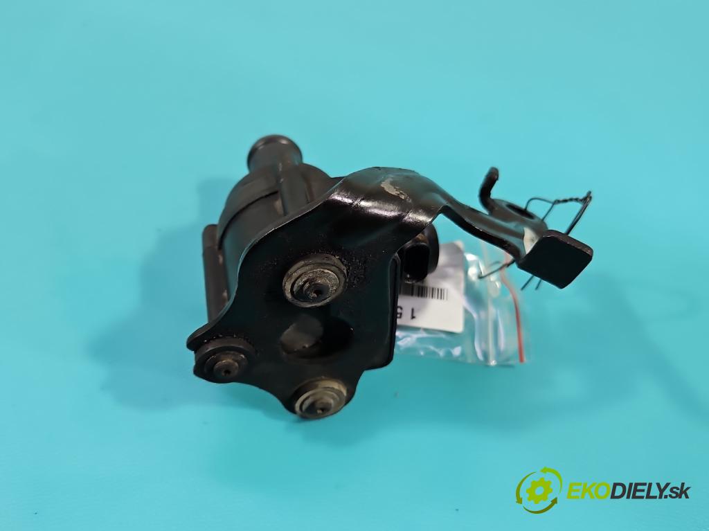 Vw Passat B8 2014 - 2.0 tdi 150 HP automatic 110 kW 1968 cm3 5- pompa obehu voda: 5Q0121599Q