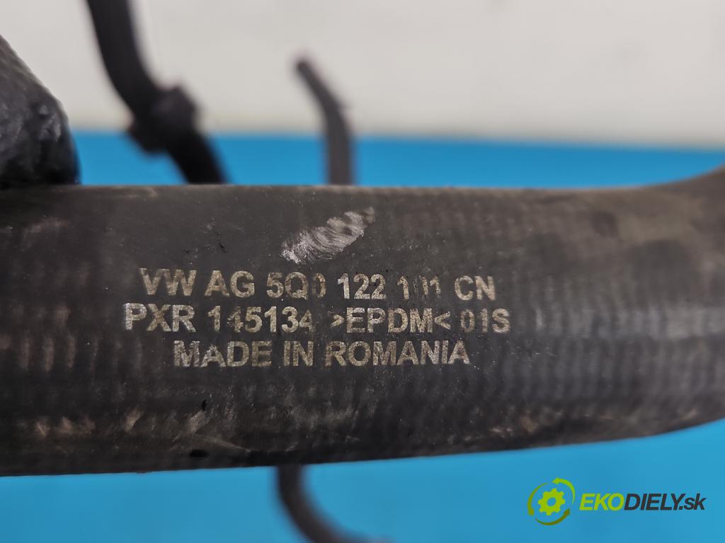 Vw Passat B8 2014- 2.0 tdi 150 hp automatic 110 kW 1968 cm3 5- trubka systému chłodzenia 5Q0122101CN