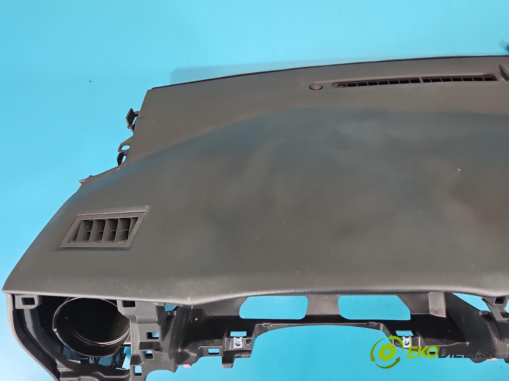 Toyota Auris II 2012-2018 1.6 16V 132  HP manual 97 kW 1598 cm3 5- kokpit,pristrojová doska rozdeľovacia